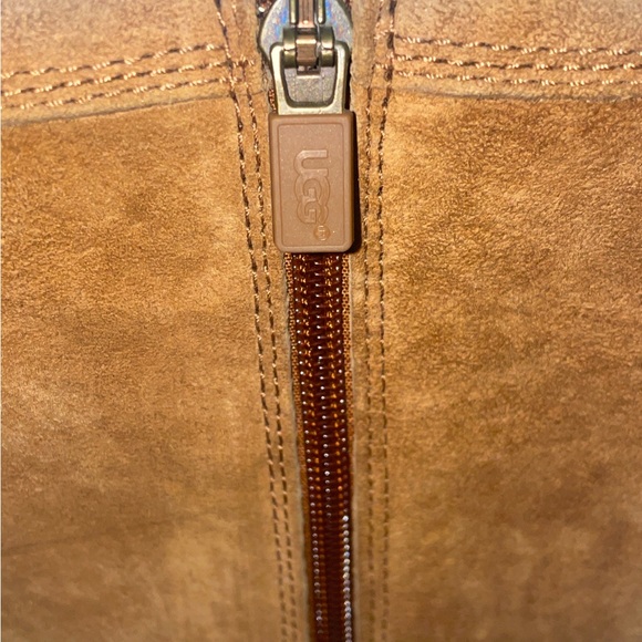 Authentic chestnut brown Uggs boots with metal plates. - Picture 6 of 8
